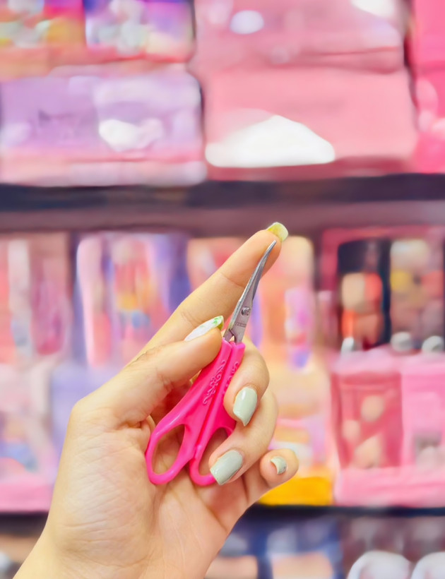قیچی ابرو سر کج