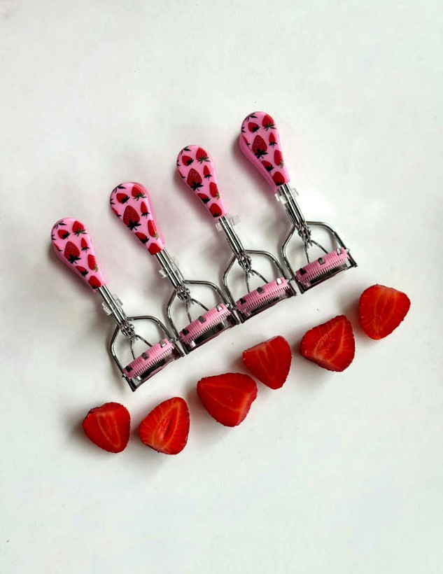 فرمژه طرح توت فرنگی